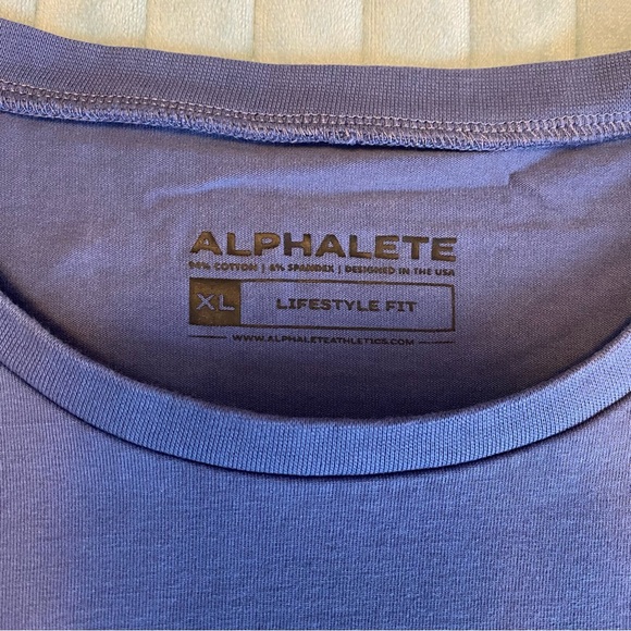 Alphalete Crop Top - Picture 2 of 3